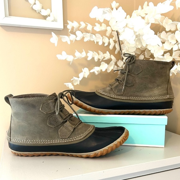 Sorel OutN’About Classic Waterproof Leather Duck Boots Elk Green Women’s Size 10 - Picture 3 of 16